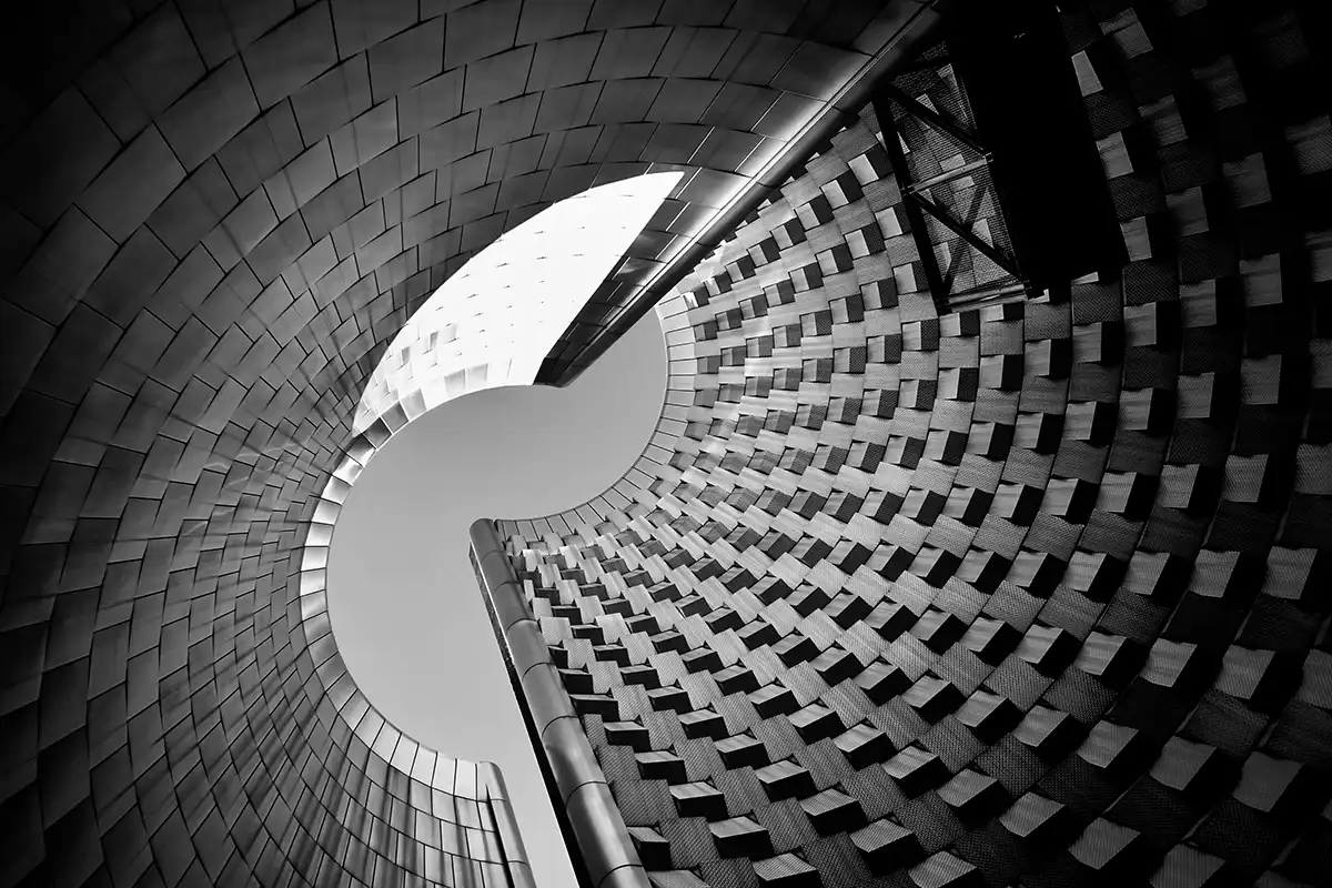 Photographie d’architecture contemporaine en noir et blanc