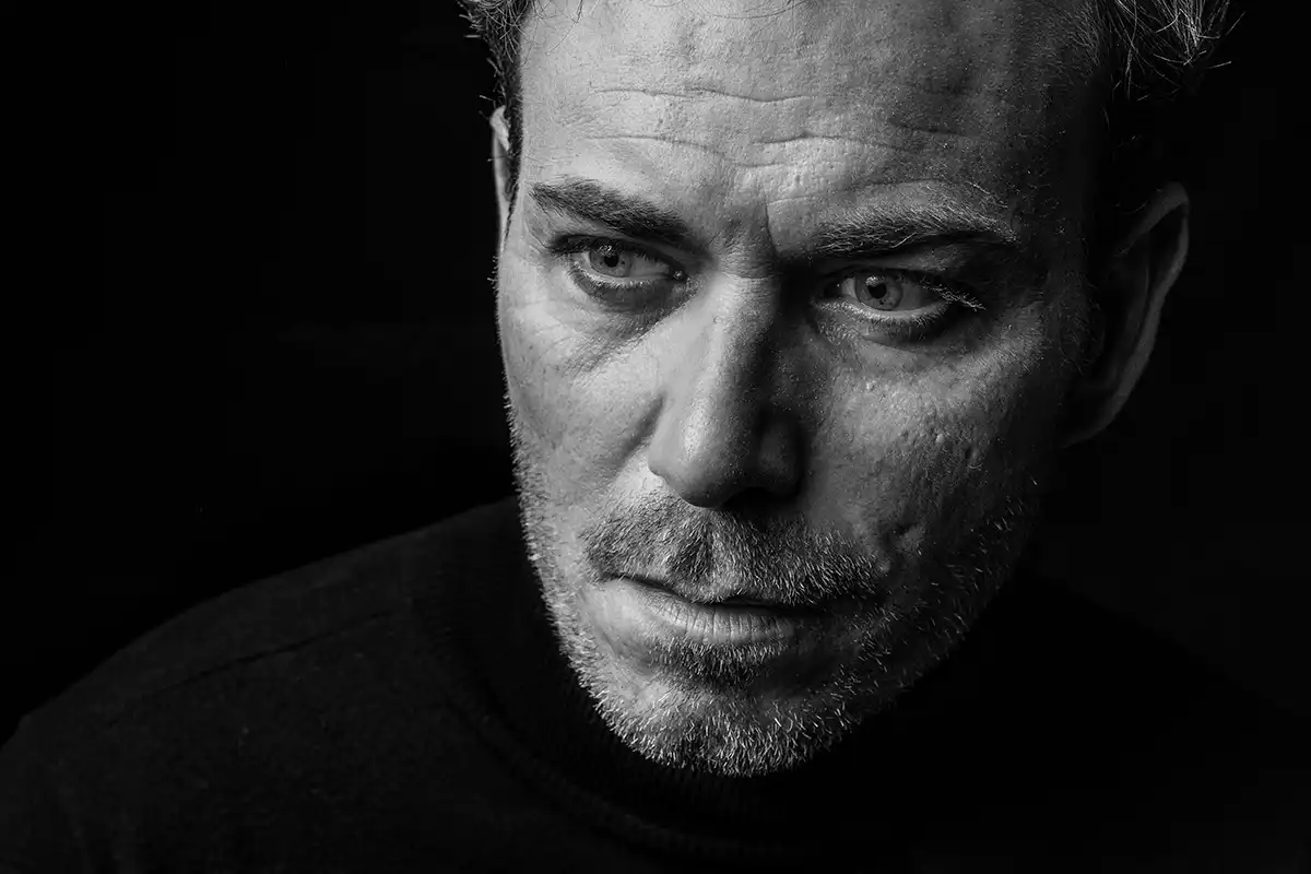 Portrait masculin réalisé en studio